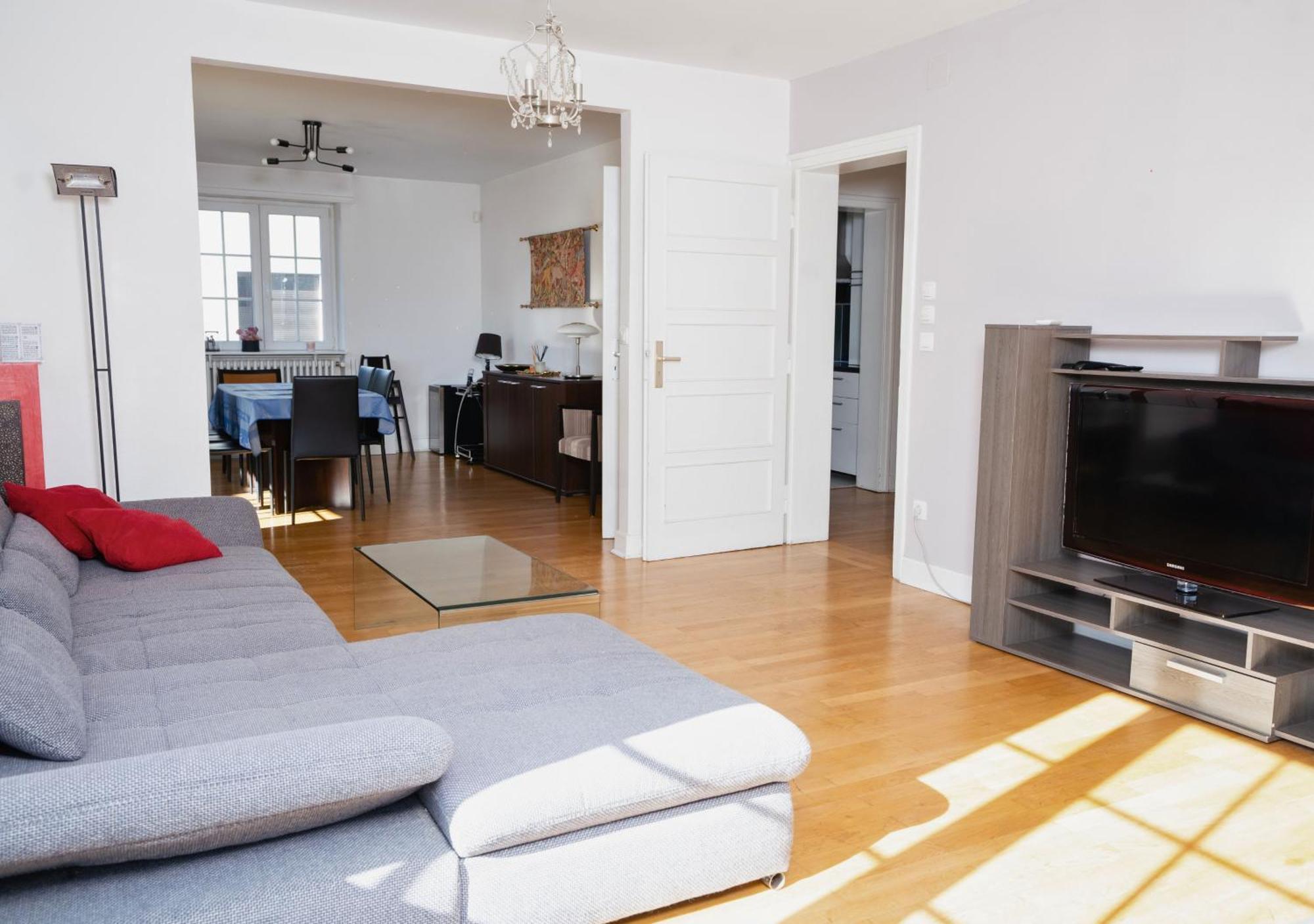 Charmant Appartement Avec Terrasse Dans Villa Strasbourg Luaran gambar