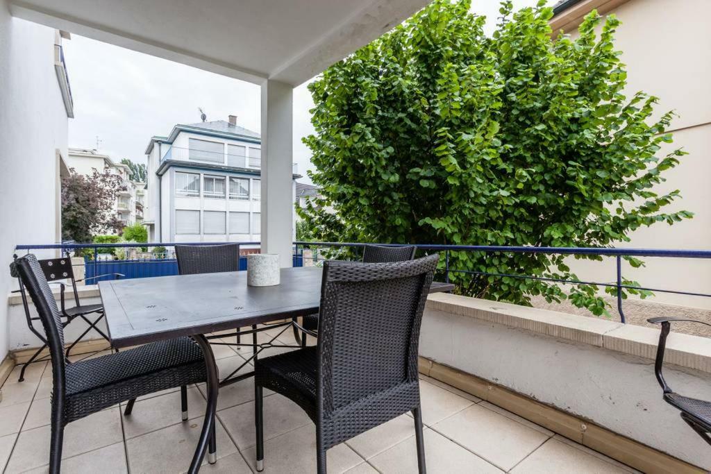 Charmant Appartement Avec Terrasse Dans Villa Strasbourg Luaran gambar